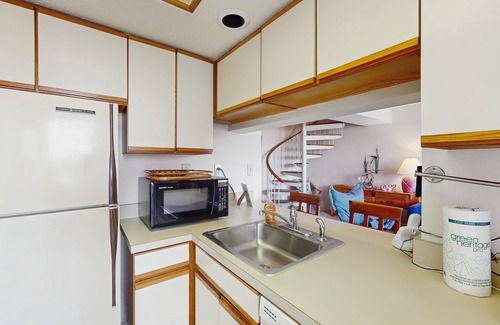 Shelter Cove Condo | Unique condo w/bay view, balcony & spiral staircase - great location