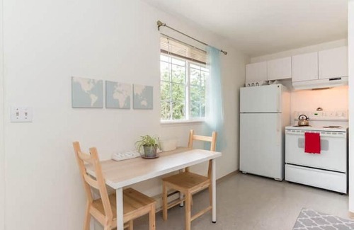 Kent Apartment | Unique, Convenient, Centrally located apartment