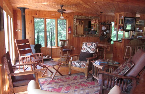 Center Conway House | Unique Conway Lake House