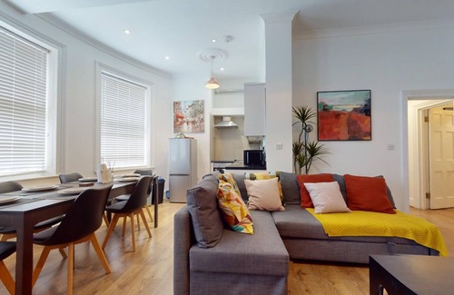 Greenwich West Apartment | Unique & Cosy London Retreat