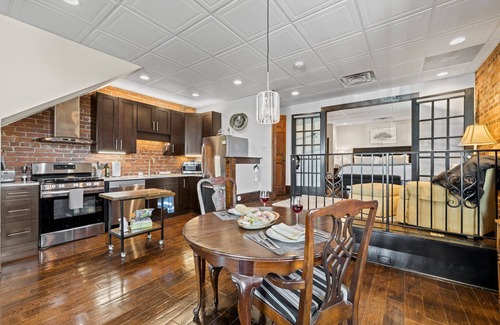 Hendersonville Apartment | Unique Couple's Getaway in the Heart of Downtown