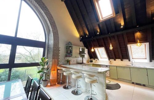Penge Apartment | Unique Crystal Palace Park Church Conversion