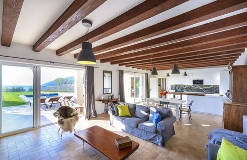 Dubravka Villa | Unique décor, picturesque views, private pool, a heavenly escape!