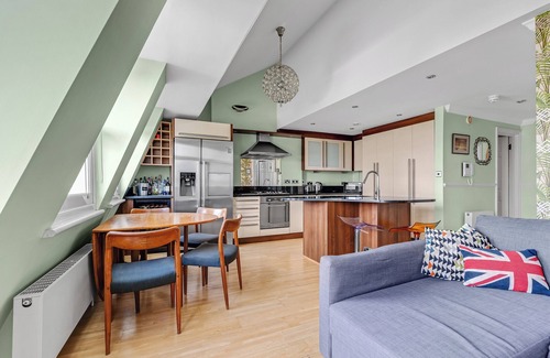 Little Venice Apartment | Unique designer 3 bedroom top floor balcony apartment in central Londonn