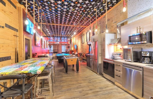 Ville-Marie Apartment | Unique Designer's Loft in the Heart of Old Montreal