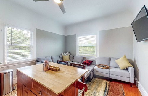 Alameda House | Unique Dog-Friendly Apartment, Convenient Location