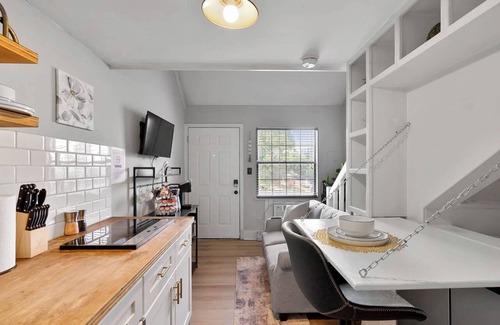 Southwest Raleigh Apartment | Unique Downtown Raleigh Loft