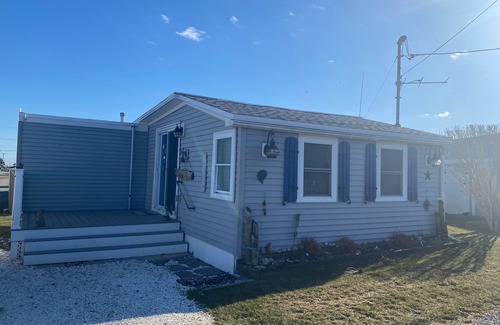 Snug Harbor Cottage | Unique East Matunuck Cottage