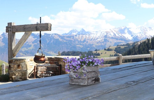 Bulle Ski Chalet | Unique en Suisse
