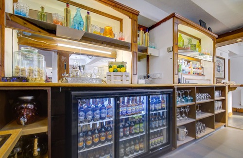 Margam House | Unique Exclusive Pub Sleeping up to 26 People