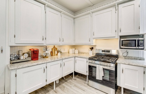 Alliance House | Unique Family Retreat in Akron Area: Hike & Fish!