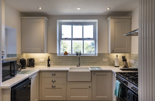 St Ives House | Unique Farmhouse, 150 metres Porthmeor Beach