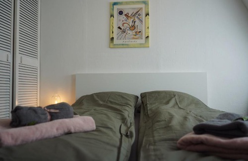 Osterfeuerberg Apartment | unique: geräumig - BHF-nah - parkplatz - netflix
