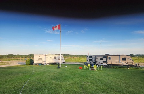 Chelmsford House | Unique getaway or rest from traveling. 10 min. off TransCan Highway and stores