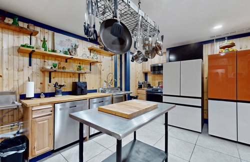 Talking Rock House | Unique home w/ping-pong, pool table and access to shared infinity pool & hot tub