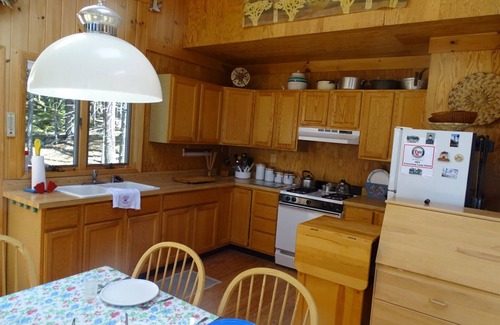 Friendship Cottage | Unique ISLAND Living off the grid -Waterfront cottage