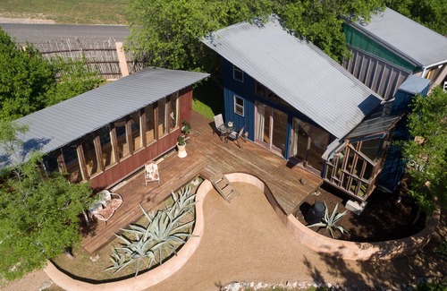 Spicewood House | Unique Lakeside Eco-Cabin on Magical Property - Kayaks, Canoes, SUPs, Yoga!