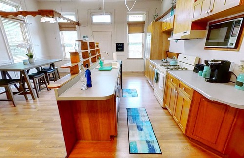 Bay City Apartment | Unique "Life's A Beach" Great Location!