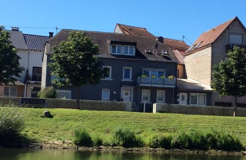 Oberbillig Apartment | Unique location directly on the Moselle and cycle path.