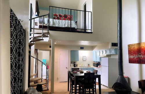 Garland Apartment | Unique loft apartment 20 mins from downtown Dallas. Shopping & food 2 min away.