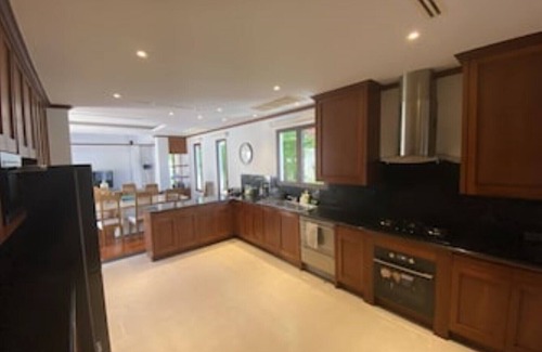 Cherngtalay Villa | Unique Luxury Family Villa in Sai Taan II Bang Tao Phuket Sleeps 12 Persons
