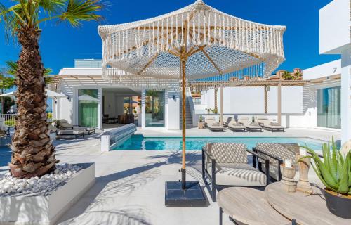 Mijas House | Unique & Luxurious Villa With Heated Pool, Gym & C