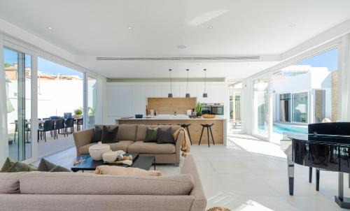 Mijas House | Unique & Luxurious Villa With Heated Pool, Gym & C