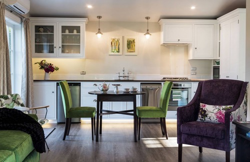 Springlands Cottage | Unique luxury cottage in the heart of Marlborough's wine region central location