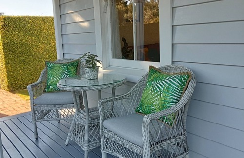 Springlands Cottage | Unique luxury cottage in the heart of Marlborough's wine region central location