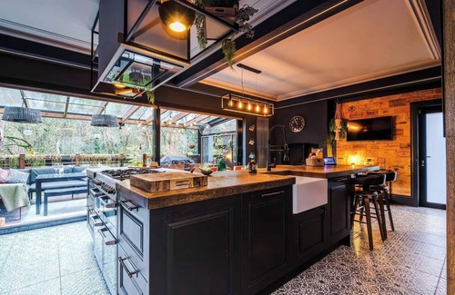Didsbury House | Unique Luxury Home in Northenden/10 Guests