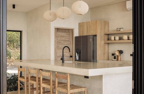 Cobano Villa | Unique luxury villa ocean view steps from the beach