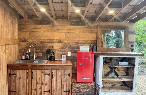 Laidlaw Cabin | Unique luxury Waterfront Teepees