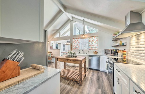 Alto House | ﻿Unique & Modern Alto Home w/Private Hot Tub!