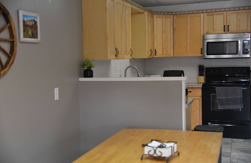 Shelley House | Unique modern apartment in an Old Mill in Shelley Idaho