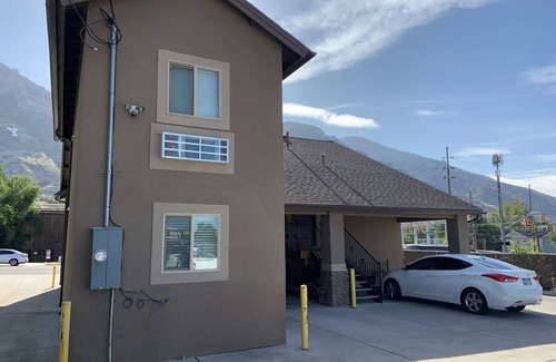 Provo House | Unique, Modern - On BYU Campus - Webster Place