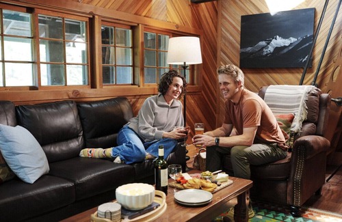 Aspen Brook House | Unique mountain cabin|King bed|Fireplace