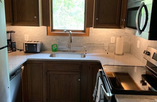 Tunkhannock Township House | Unique Mountain Cottage with Hot tub, Game Room, Central AC