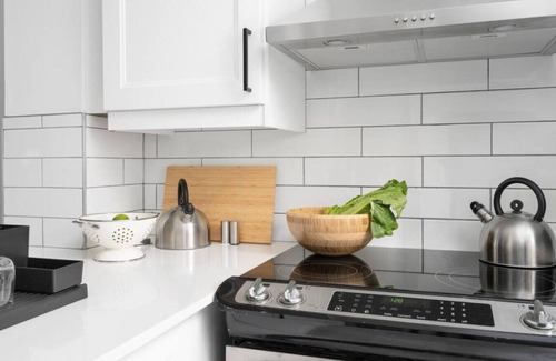 Ville-Marie Apartment | Unique, Old, Montreal, Parking & Patio 10 Guests