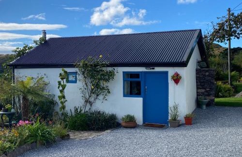 Caherdaniel Apartment | Unique Old Stone Cottage