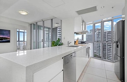 St. Leonards Apartment | Unique Penthouse Experience with Spectacular View!