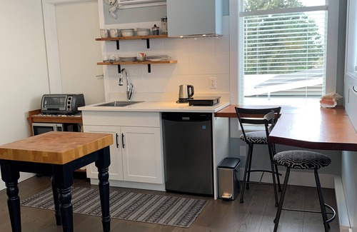 Regional District of Nanaimo Apartment | Unique, private level entry loft with private parking and close to beaches