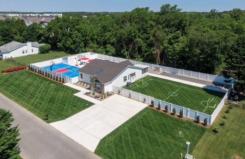 Rehoboth Beach House | UNIQUE! PRIVATE POOL, HOT TUB-BBALL, PICKLEBALL, BOCCE COURTS! Rehoboth Bch