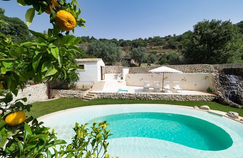 Palazzolo Acreide House | Unique restored villa with private pool nestled in unspoiled valley