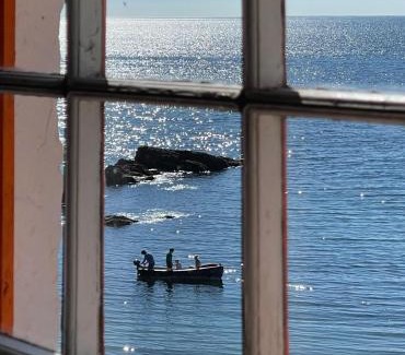 Portloe House | Unique Retreat - 2 bedroom cliff top cottage with large terrace