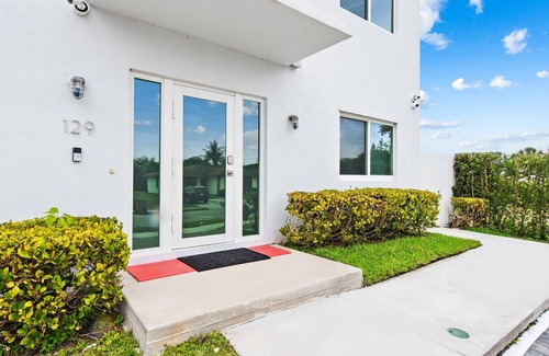 Boca Raton Apartment | Unique Retreat - Unit B: Homey First-Floor Haven