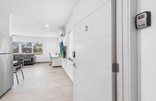 Deerfield Beach Apartment | Unique Retreat - Unit D: Cool 2nd-Floor Retreat