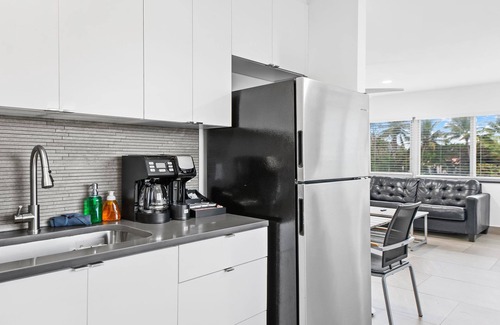 Deerfield Beach Apartment | Unique Retreat - Unit D: Cool 2nd-Floor Retreat