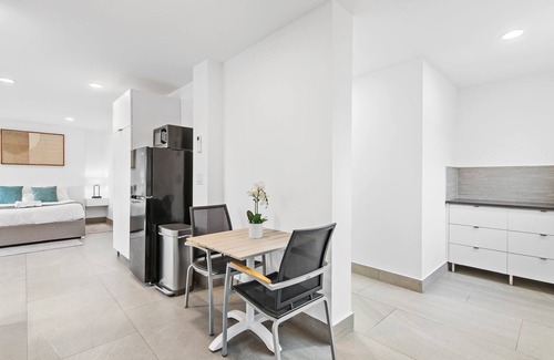 Boca Raton Apartment | Unique Retreat - Unit E: Rustic 3rd-Floor Hideaway