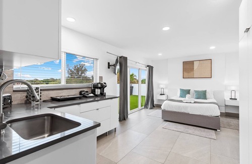 Boca Raton Apartment | Unique Retreat - Unit E: Rustic 3rd-Floor Hideaway