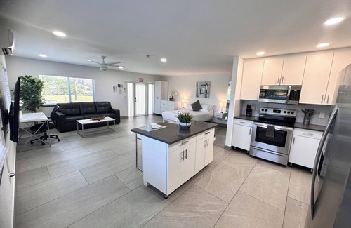 Deerfield Beach Apartment | Unique Retreat - Unit A: Cozy First-Floor Oasis